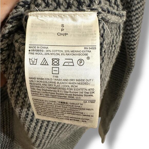 Banana Republic Men's Gray striped Marino wool Crewneck Sweater size Small - Picture 4 of 4